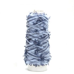 日本では製造できない技術でつくりあげたリネン刺繍の糸です。かわいい花の糸としてＭＯＮＤＯＦＩＬ春夏定番の商品です。