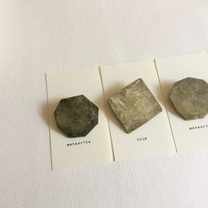 meteorite /宇宙のどこかから落ちてきた隕石。 tile /四角いノスタルジア。